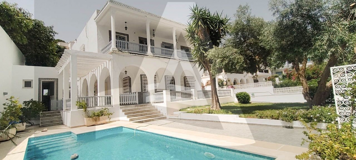 location d'une villa avec piscine vue sur mer a la Marsa image 0