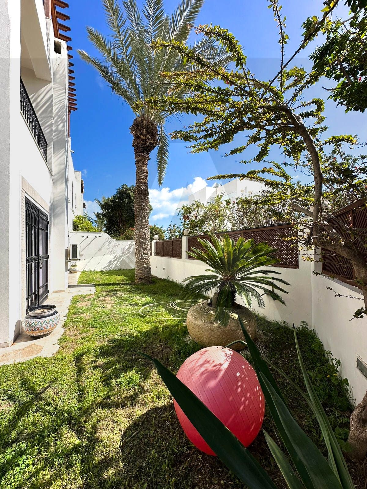 A louer triplex S5 à la marsa image 2
