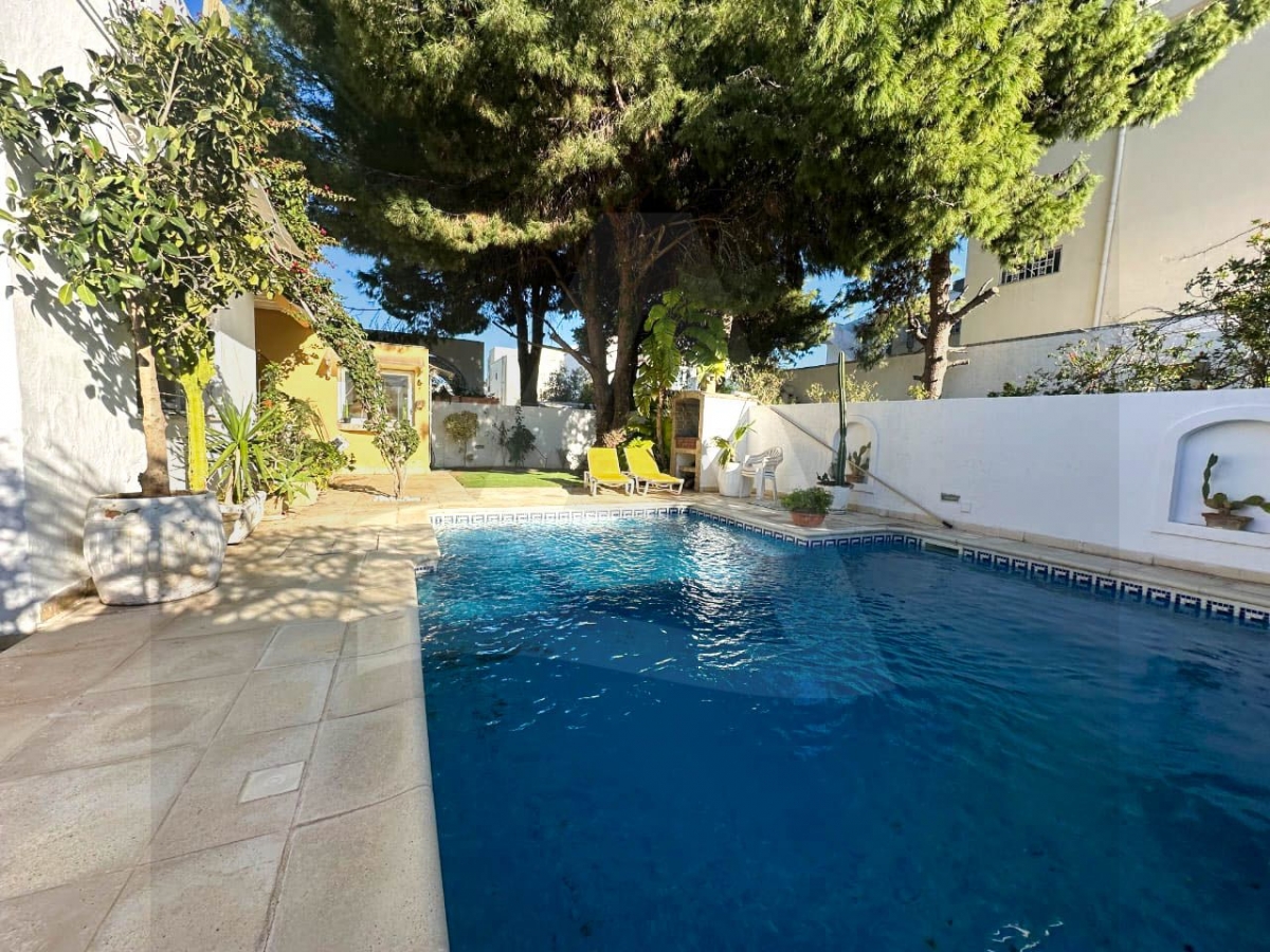 A louer une villa avec piscine à la Marsa image 0