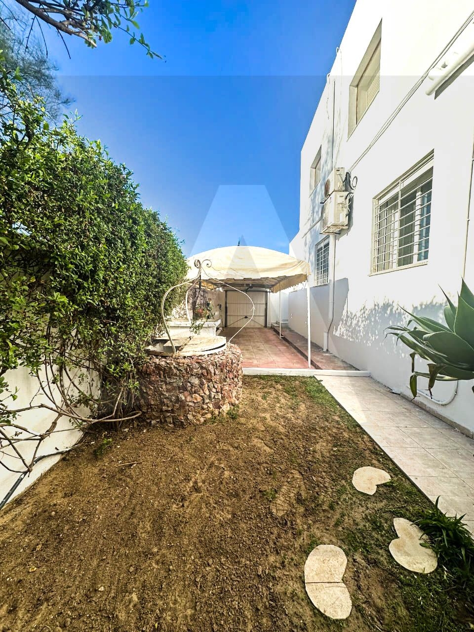 A louer une villa avec piscine à la Marsa image 1