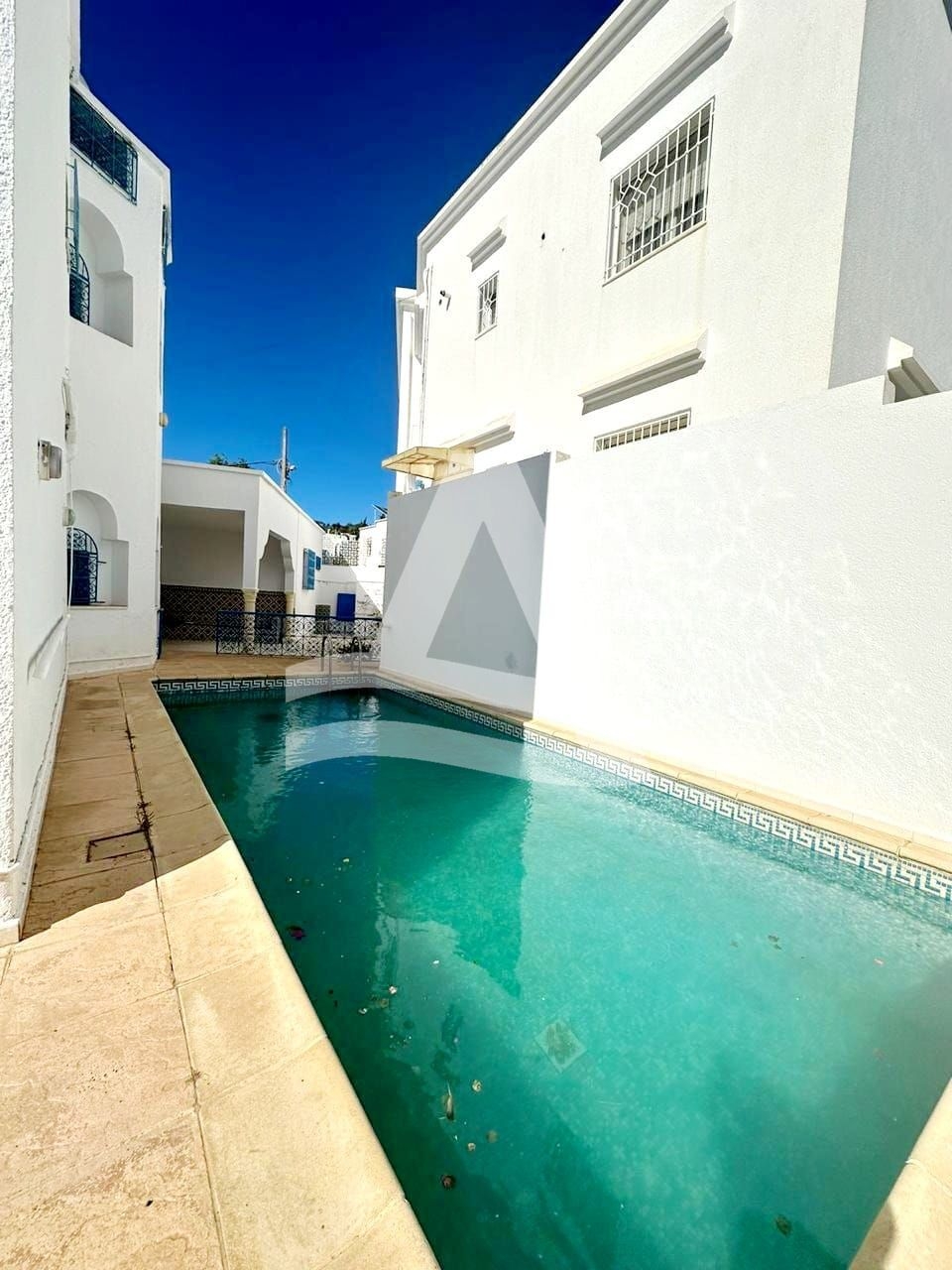 Une villa en duplex avec un grand jardin et piscine, à Sidi Bousaid image 0