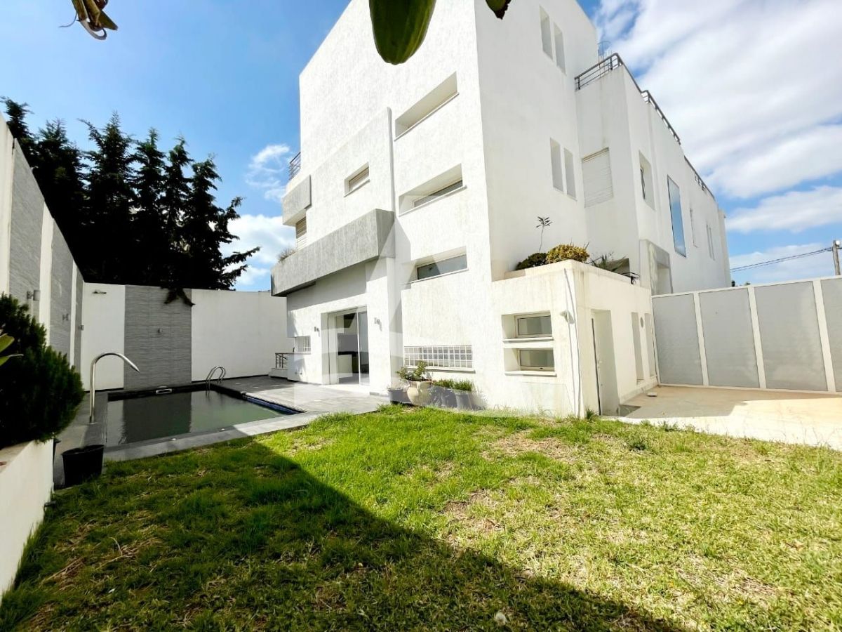 Villa avec piscine pour la location à la Marsa image 0