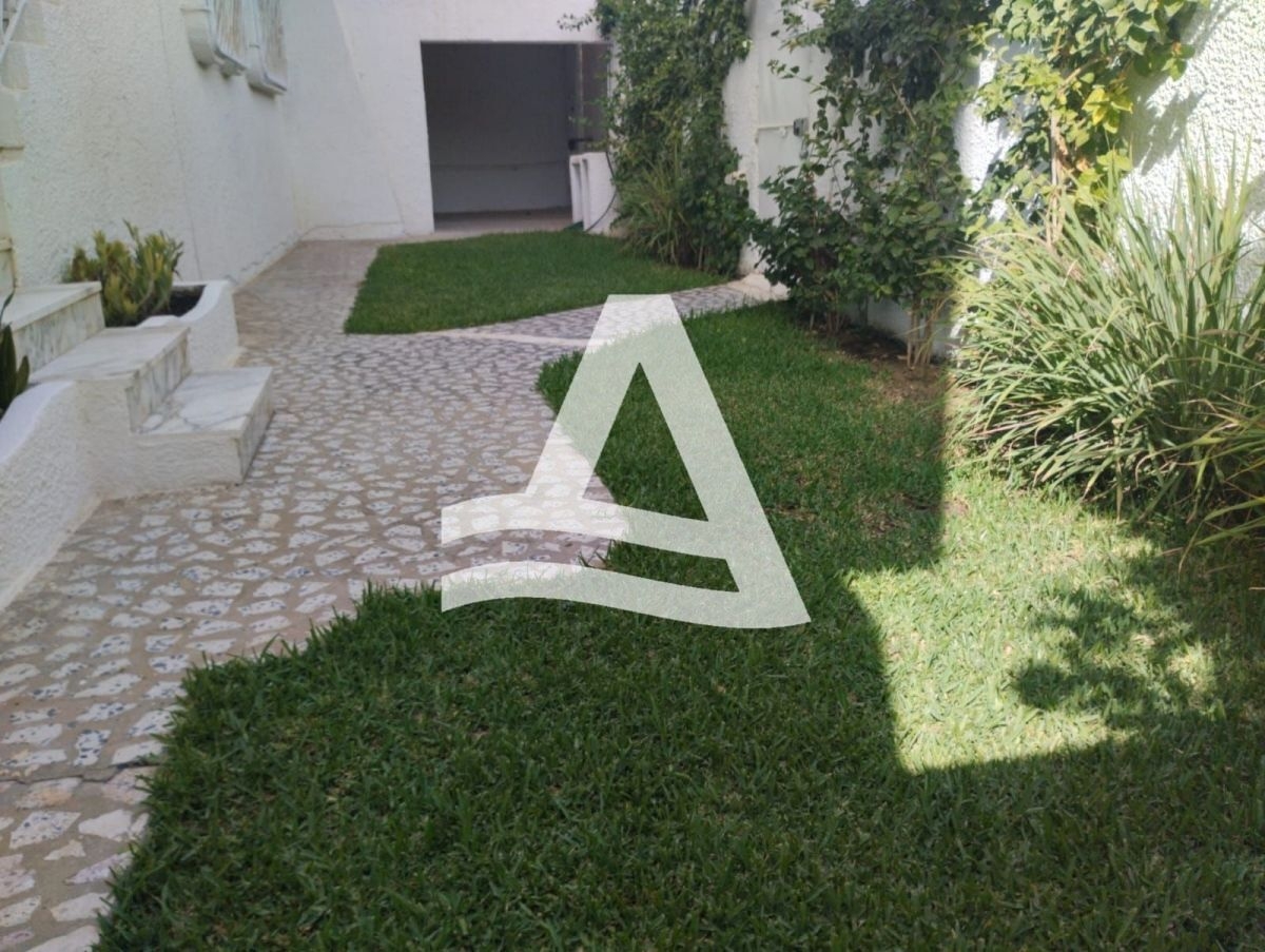 Etage de villa S+4 à louer - La Marsa image 1