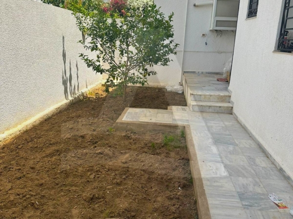 Un triplex lumineux avec jardin à la Marsa image 0