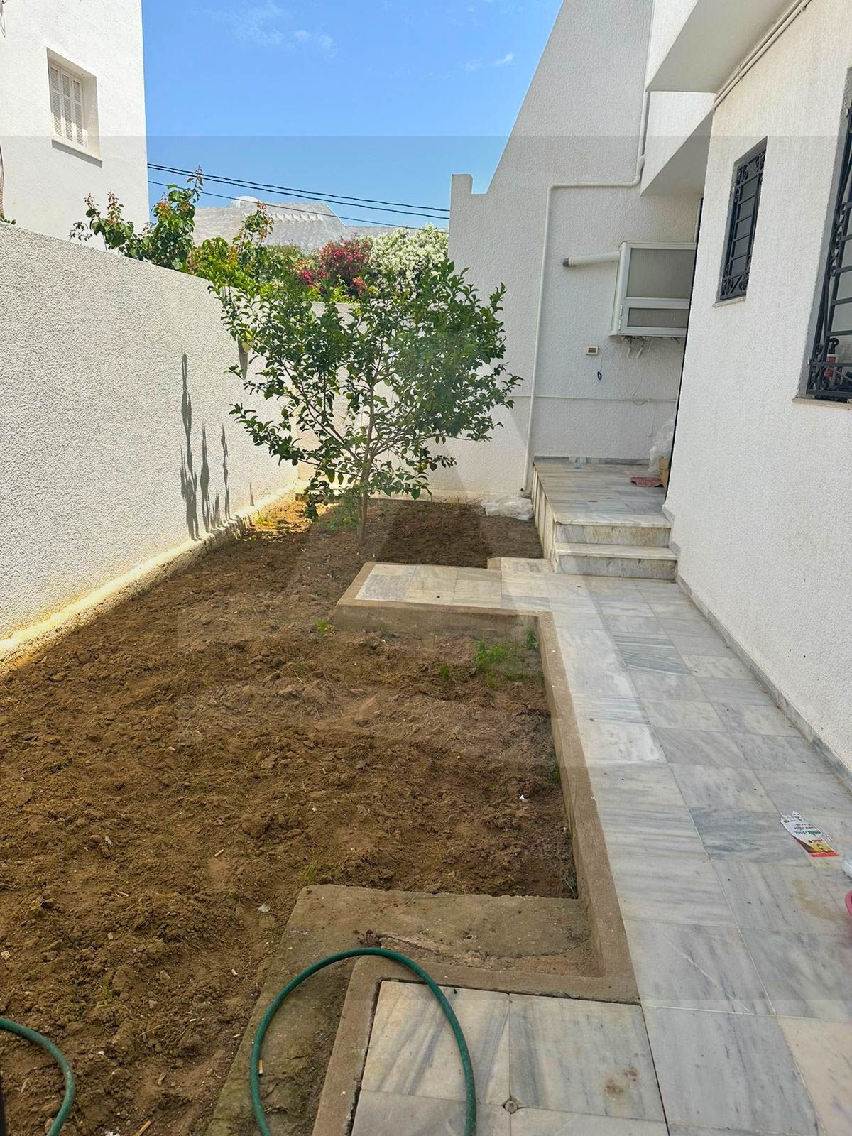 Un triplex lumineux avec jardin à la Marsa image 0