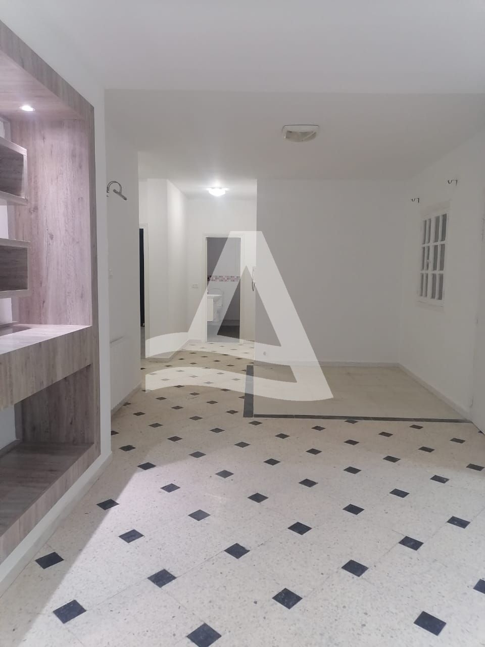 A vendre un appartement  S3 à la marsa image 5