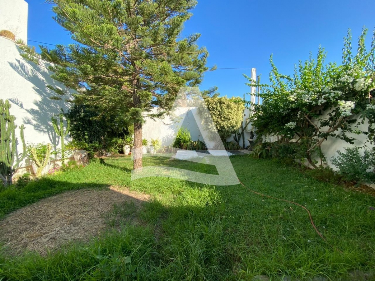 Appartement S+2  avec jardin à louer - La Marsa image 0