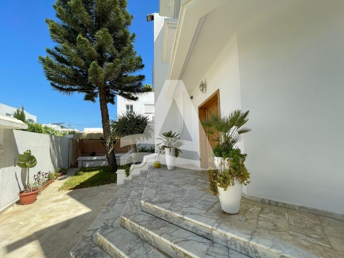 Villa vide à louer - La Marsa image 1