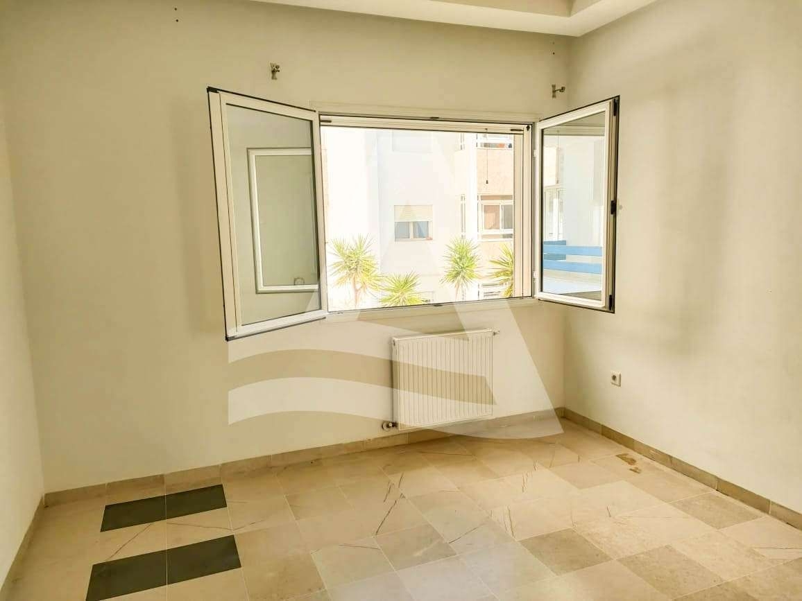 Appartement S+3 à louer - La Marsa image 8