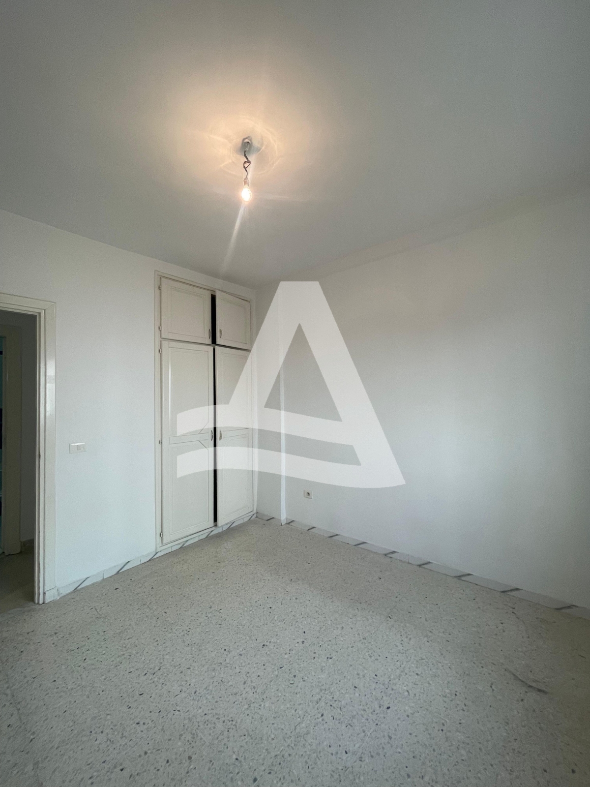 A vendre appartement s2  a l'aouina image 4