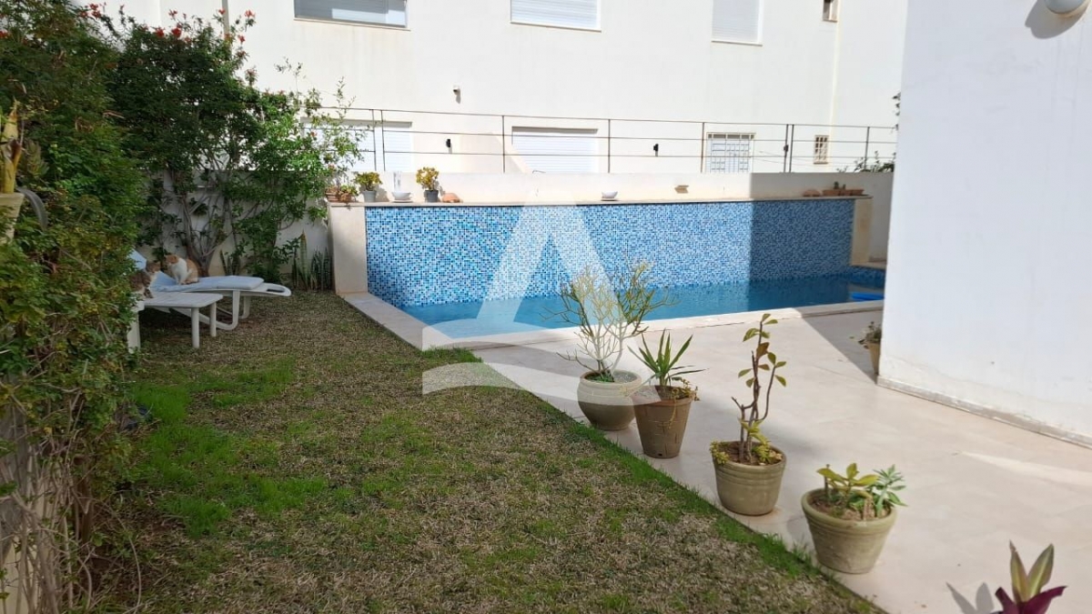 Location appartement avec piscine privative image 9